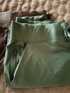 Joggers with lots of pockets!